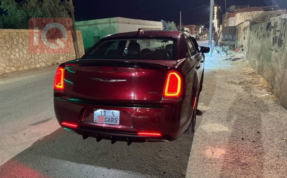 کرایسلەر 300